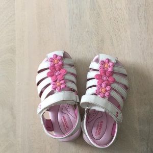 Toddler girl size 8 stride rite sandals